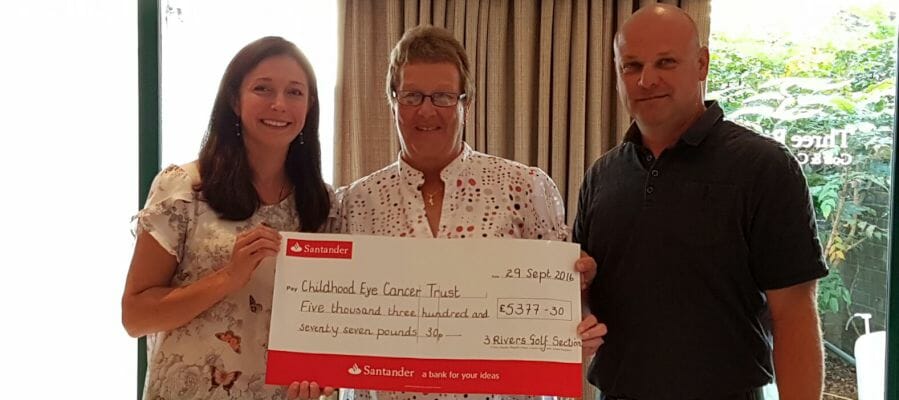 Golfers raise £5k for CHECT
