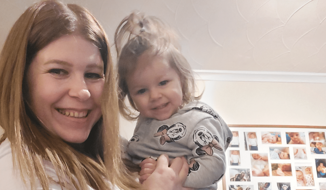 Mum Rada holding Katherina age 1