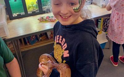 Violet’s life outside of Rb